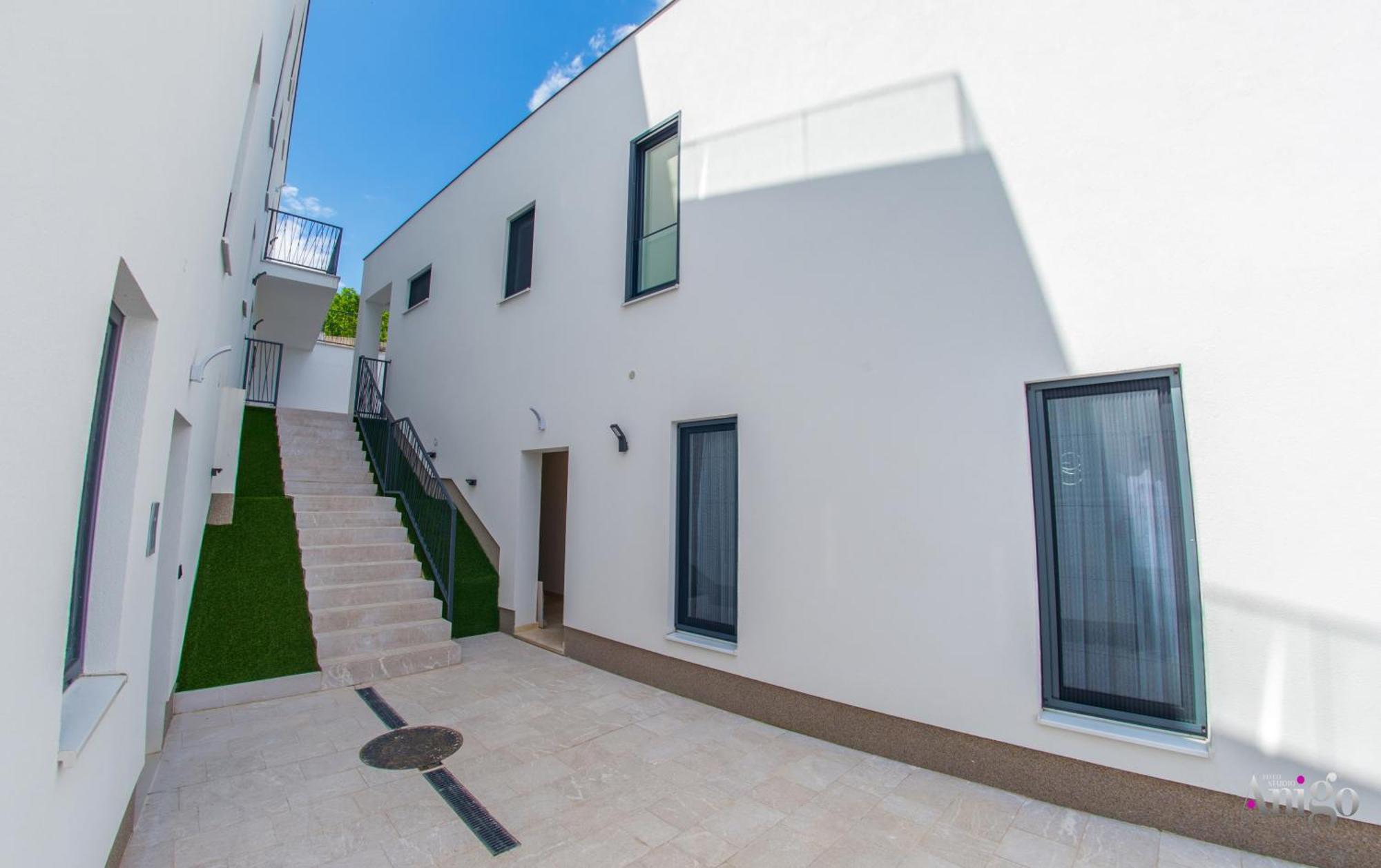 Royal Terrace Apartments 코니츠 외부 사진