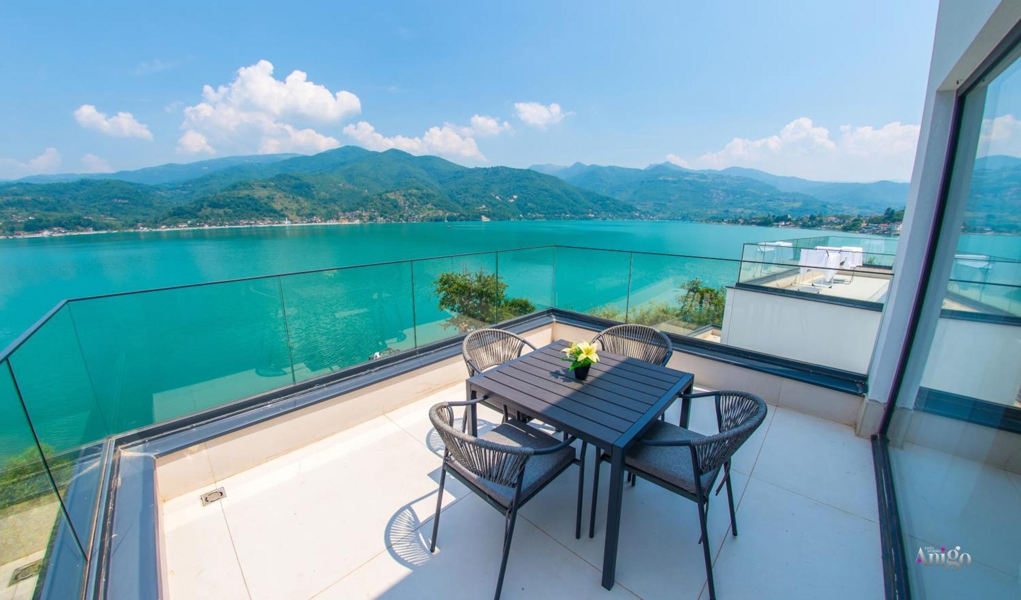 Royal Terrace Apartments 코니츠 외부 사진